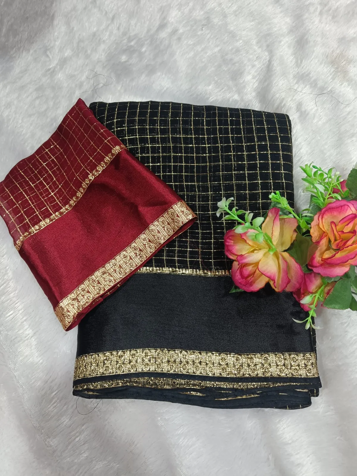 VISCOSE CHECKS SAREE WITH CONTRAST BLOUSE